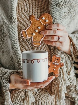 Ruku hore, kto už má napečené perníčky?🤚 My tie voňavé na zahryznutie zatiaľ nie🤭, aaaaaale...dnes sme pre vás napiekli...