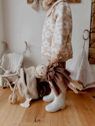 Pamätáte si ešte na svoju bábiku z detstva? Bola blondínka, či mala ryšavé copiky? Česali ste jej vlásky a prezliekali...