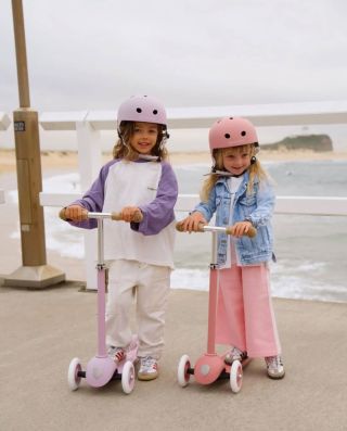 🎅🎁🎄6 dní do Vianoc🎄🎁🎅 Ferrari to síce nie je ale medzi kolobežkami určite! Ak hľadáte trojkolesového tátoša pre vašich...