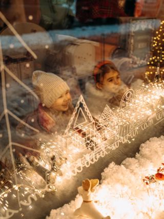 🎅🎁🎄3 dni do Vianoc🎄🎁🎅 Dnes zapaľujeme poslednú adventnú sviečku – sviečku lásky ❤️Nech je táto zlatá nedeľa plná tepla...